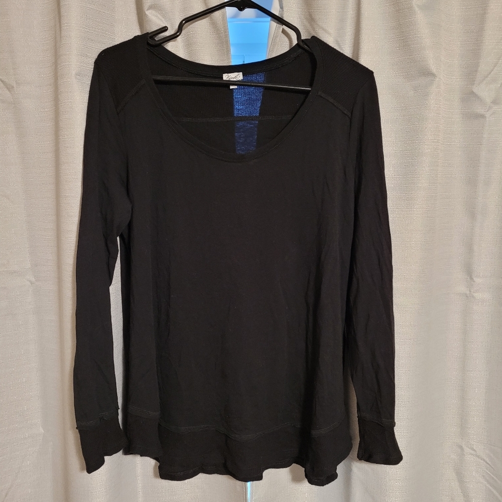 Kisment Black Longsleeve